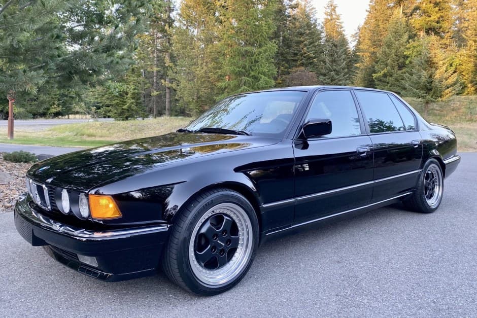 1988 BMW E32 7-Series sold for $27,000