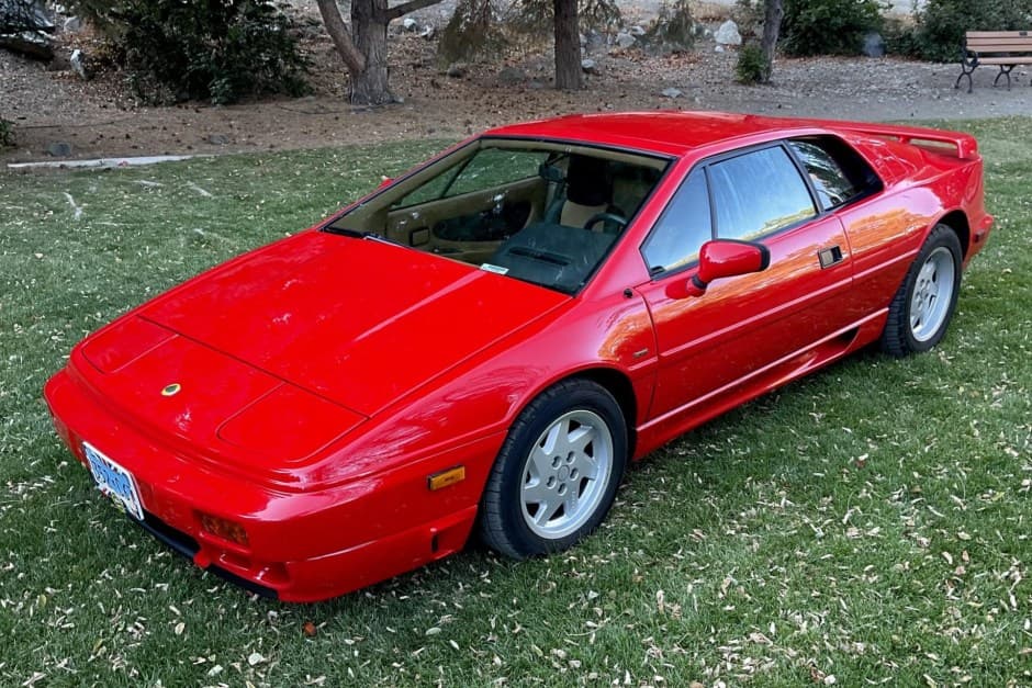 1991 Lotus Esprit sold for $29,750