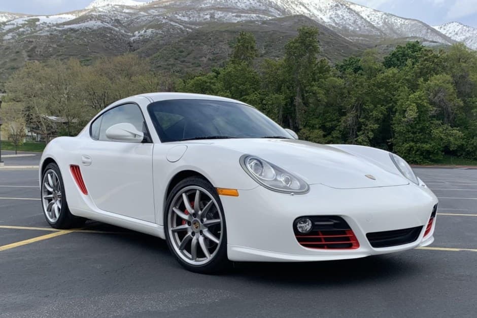2011 Porsche 987 Cayman sold for $40,499