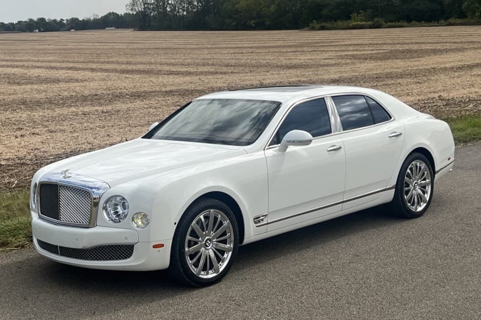 2016 Bentley Mulsanne (2011-2020) sold for $120,000