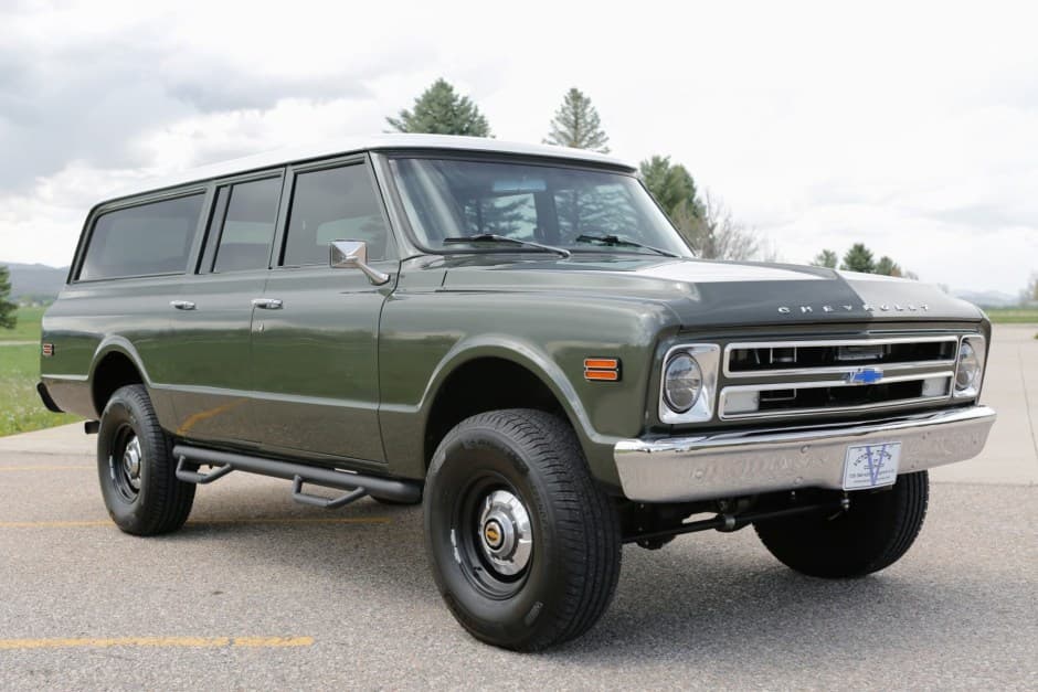 1972 Chevrolet Suburban (1967-1972) sold for $86,000
