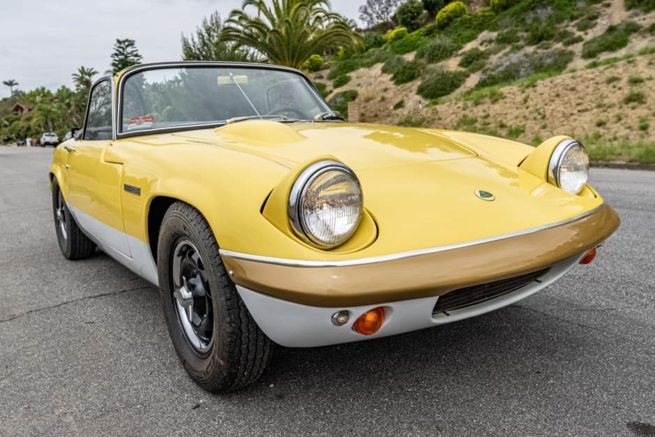 1972 Lotus Elan (1962-1975) sold for $40,000