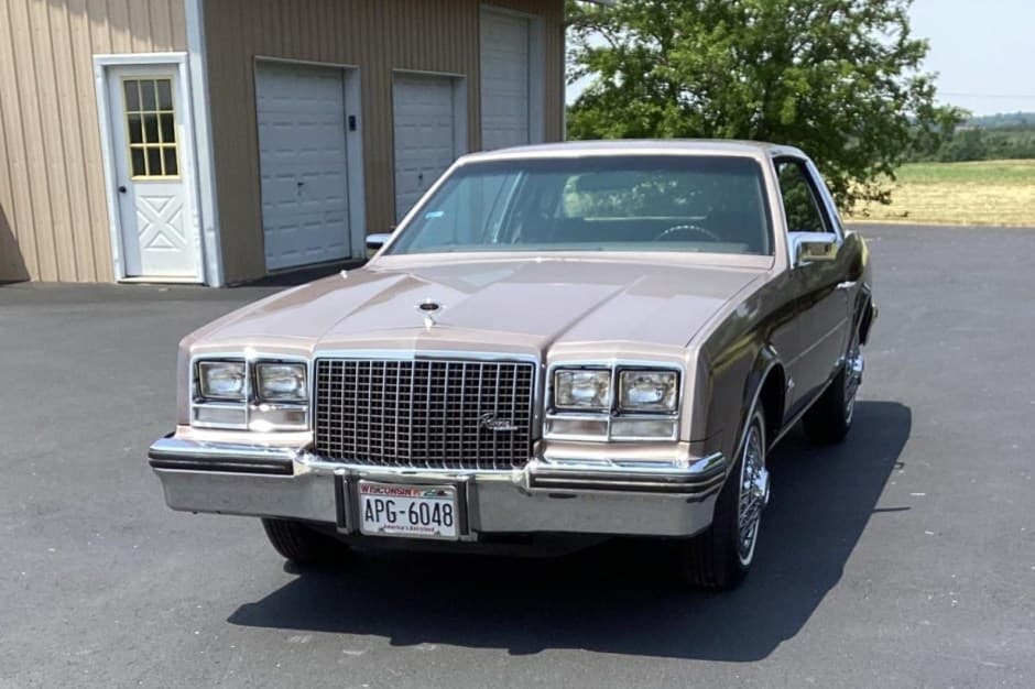 1983 Buick Riviera sold for $11,550