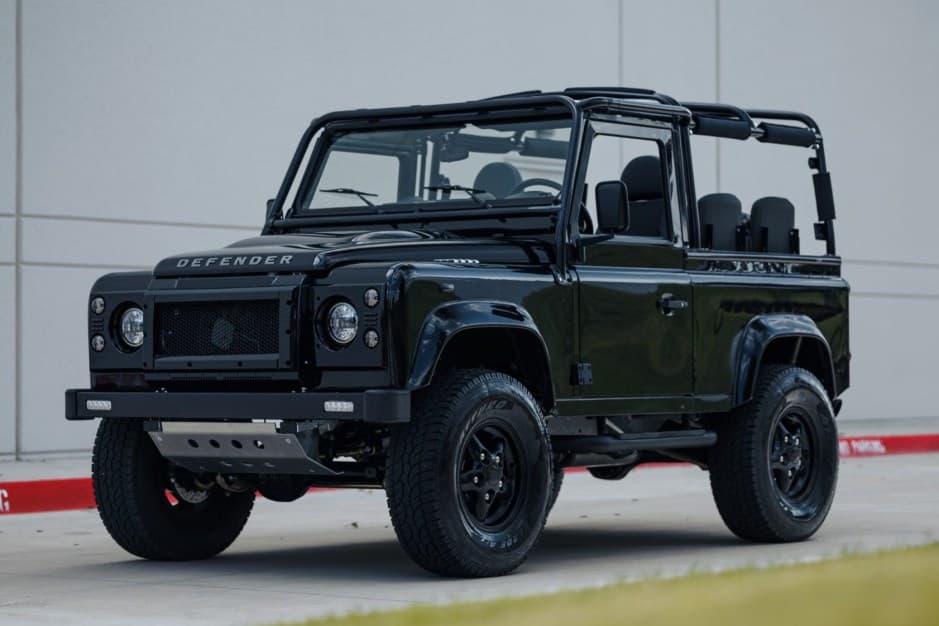 2023 Osprey Defender Replica sold for $100,000