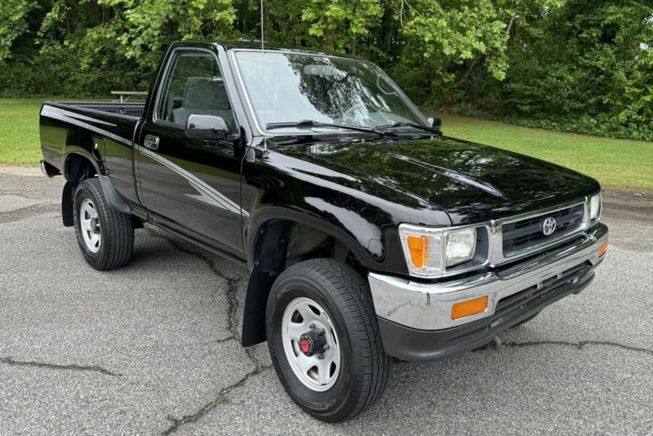1994 Toyota Pickup (N80/90/100/110 1989-1997) sold for $17,500