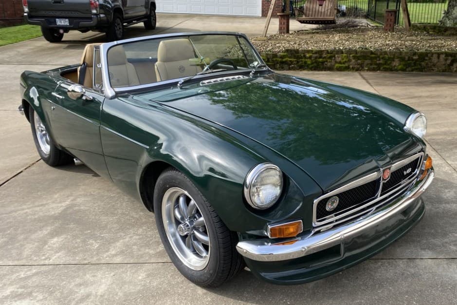 1967 MG MGB sold for $28,500