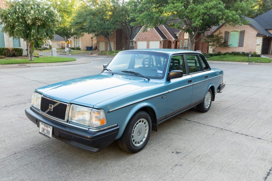 1993 Volvo 240 sold for $16,501