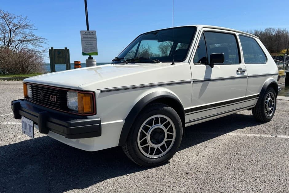 1984 Volkswagen GTI Mk1 sold for $15,500