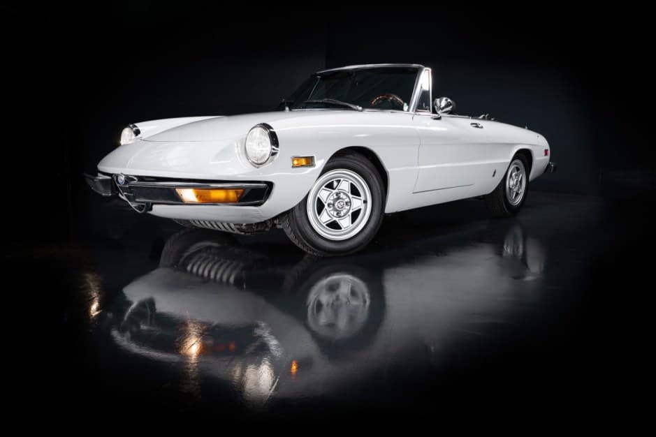 1974 Alfa Romeo 105/115 Spider Series 2 sold for $16,000