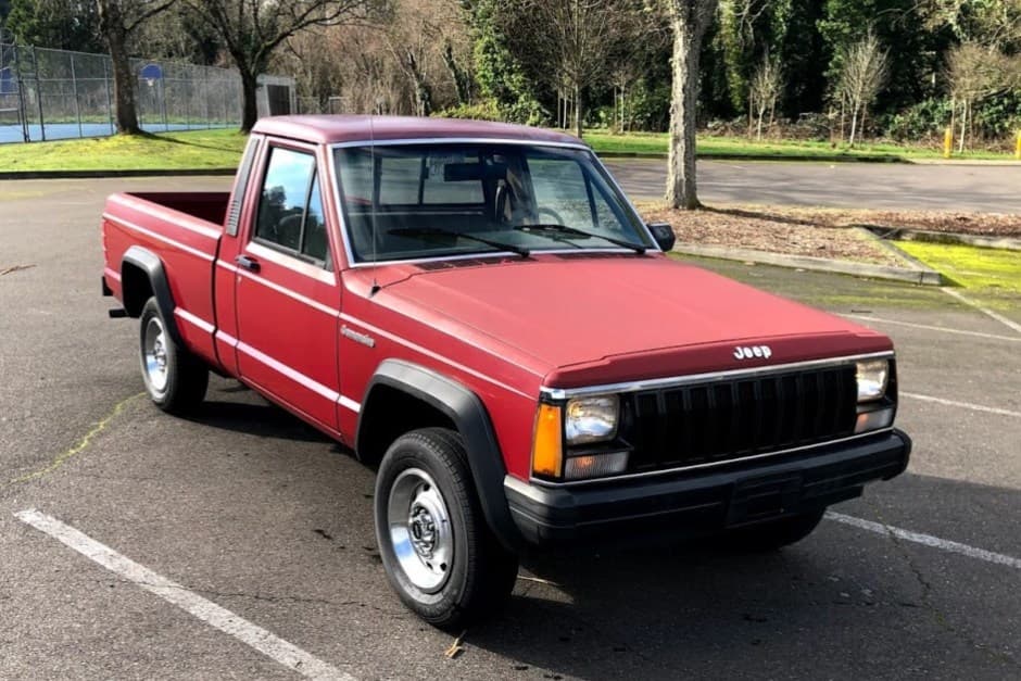 1987 Jeep Pickup sold for $3,887