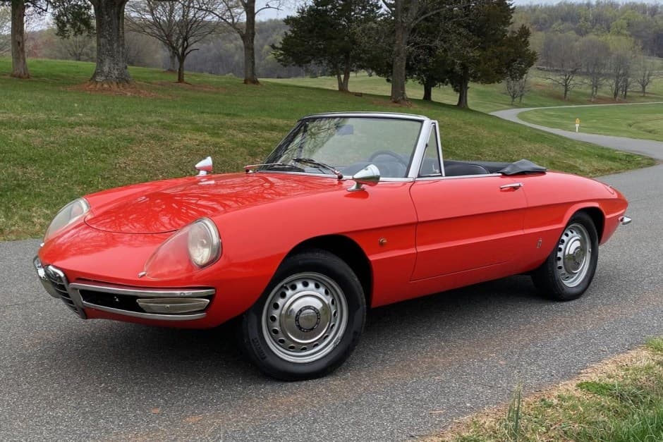 1967 Alfa Romeo 105/115 Spider Series 1 sold for $40,000