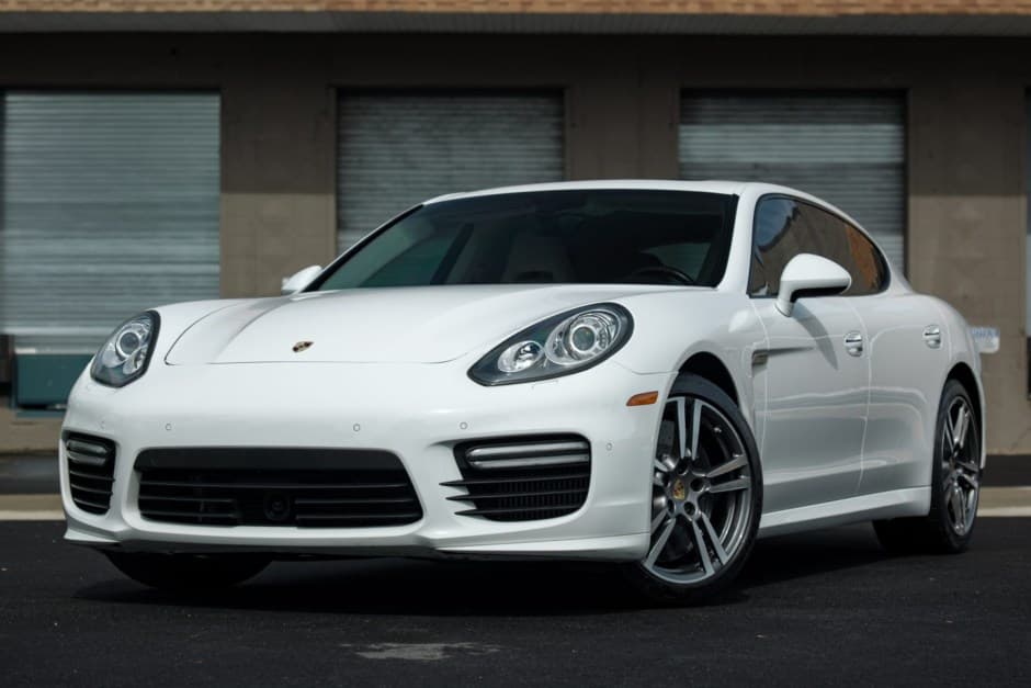 2014 Porsche Panamera sold for $45,800