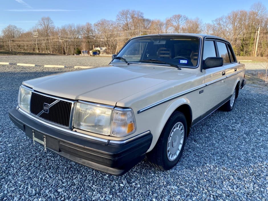 1989 Volvo 240 sold for $6,000