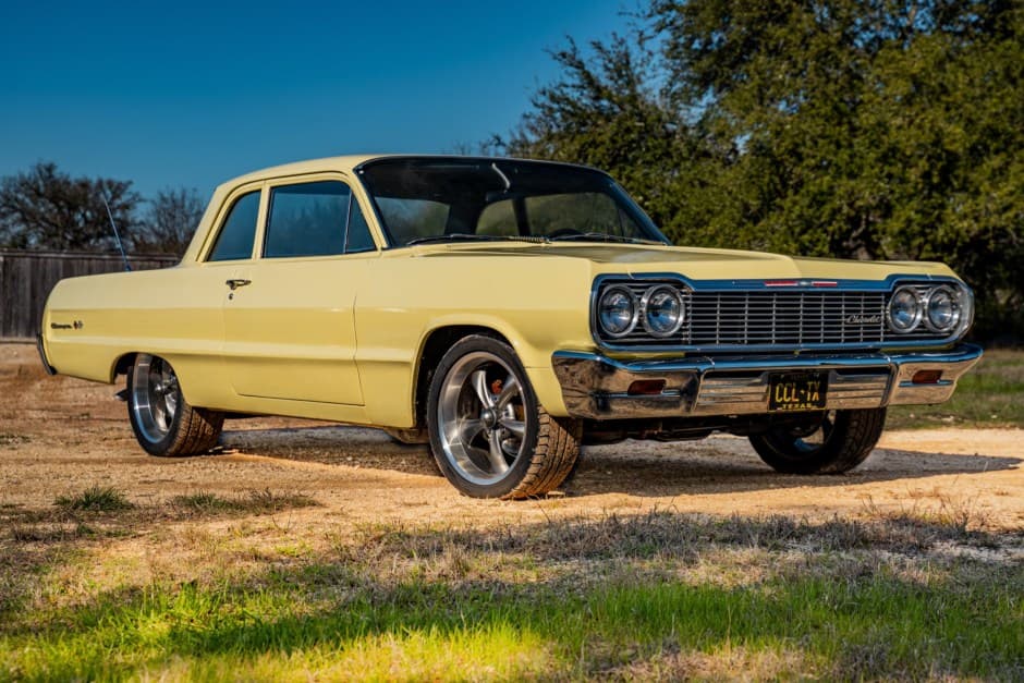 1964 Chevrolet Biscayne sold for $9,300