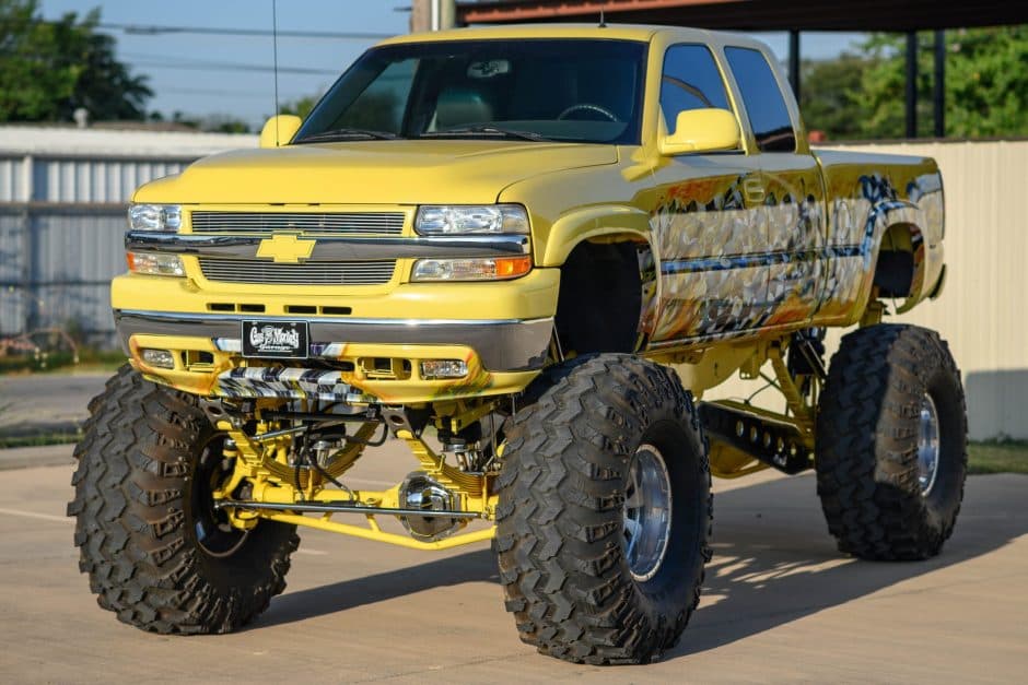 2002 Chevrolet Silverado GMT800 Heavy Duty (2000-2007) sold for $32,500