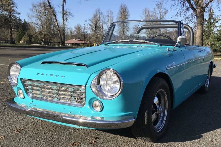 1966 Datsun Roadster sold for $13,555