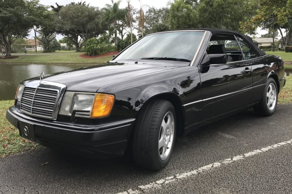 1993 Mercedes-Benz W124 E-Class sold for $6,600