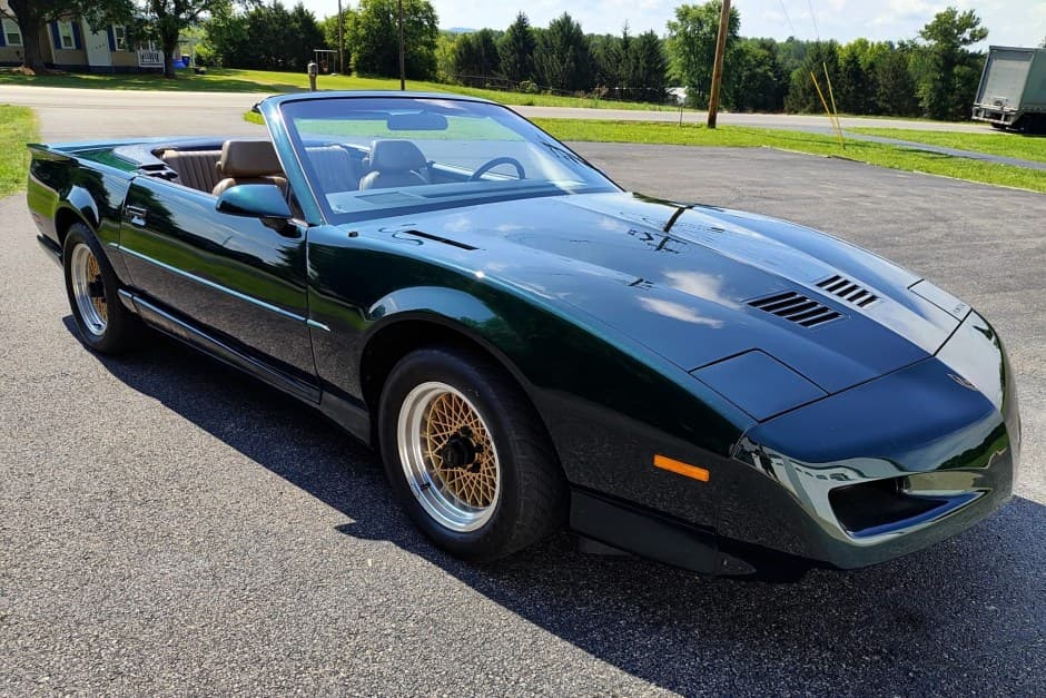 1992 Pontiac Firebird (1982-1992) sold for $15,000