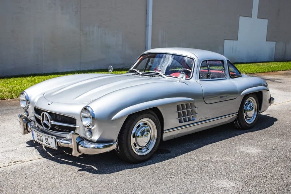 1982 Mercedes-Benz W123 sold for $211,000