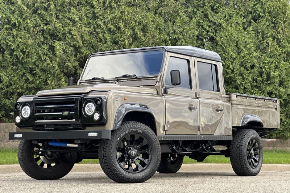1996 Land Rover 127 / Defender 130 sold for $45,250