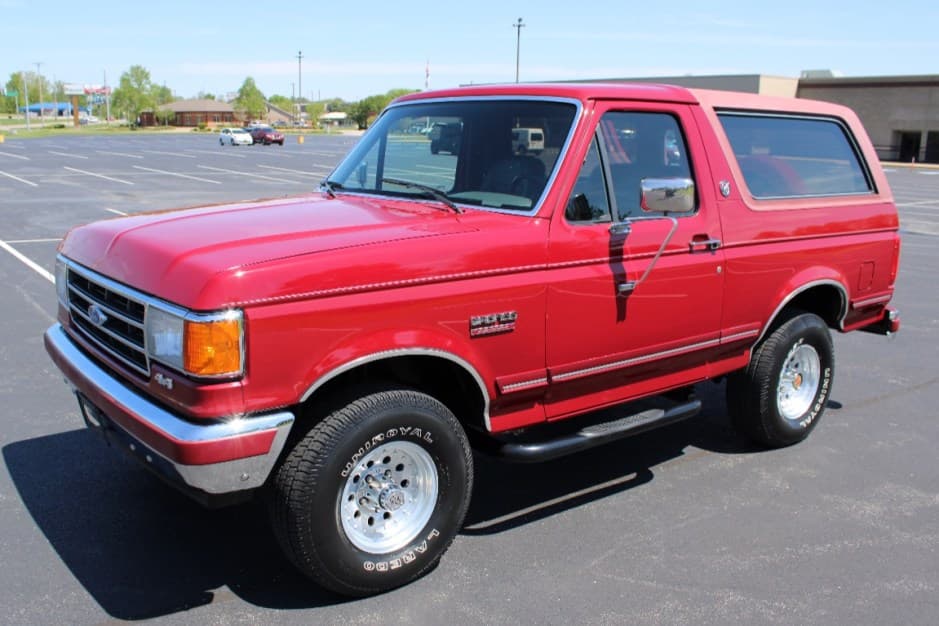 1991 Ford Bronco 4th-5th Generations 1987-1996 sold for $30,000