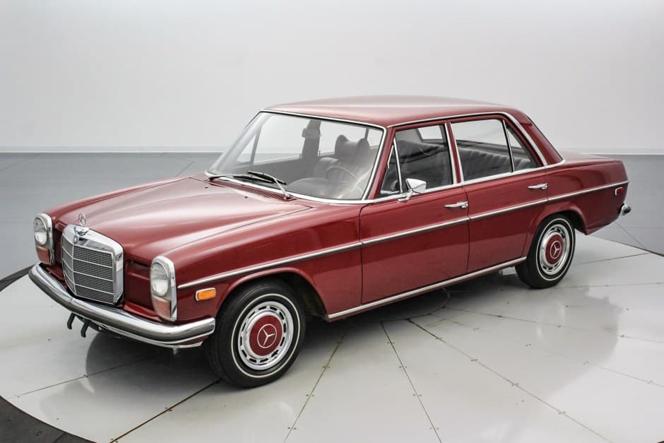 1971 Mercedes-Benz W114 & W115 sold for $18,750