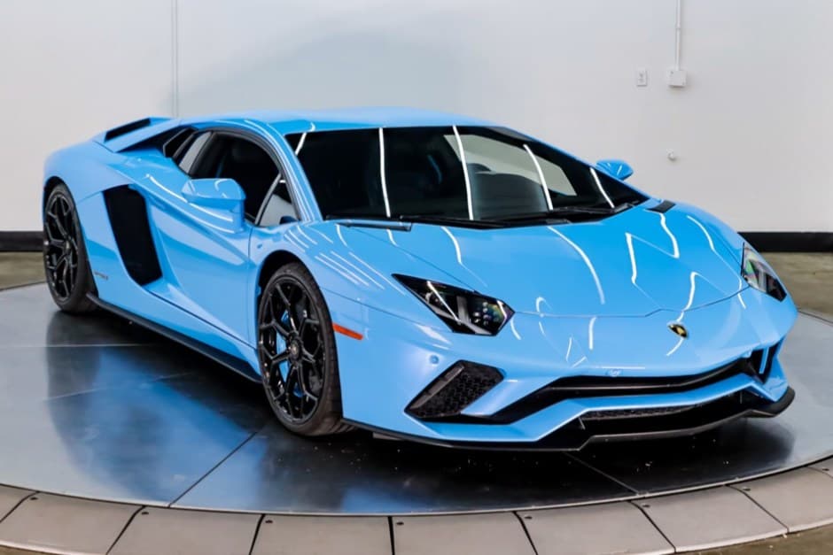 2018 Lamborghini Aventador sold for $400,000