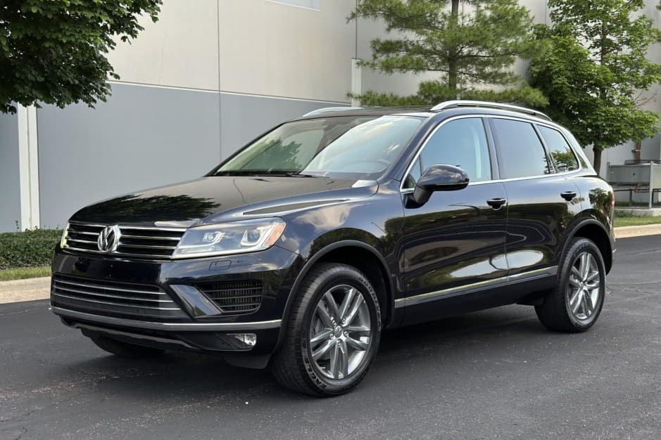 2015 Volkswagen Touareg sold for $27,000