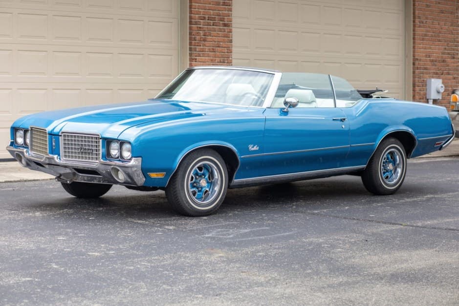 1972 Oldsmobile Cutlass sold for $29,750