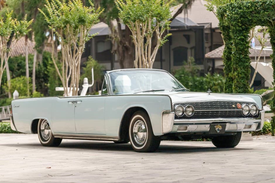1962 Lincoln Continental (1961-1969) sold for $186,000