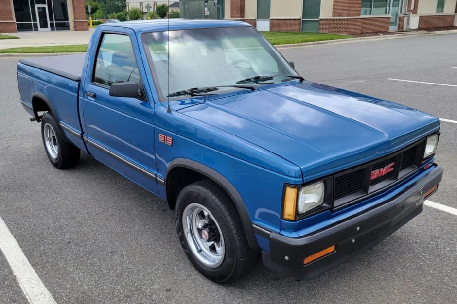 1989 GMC S-15 Sonoma (1982-1993) sold for $6,150