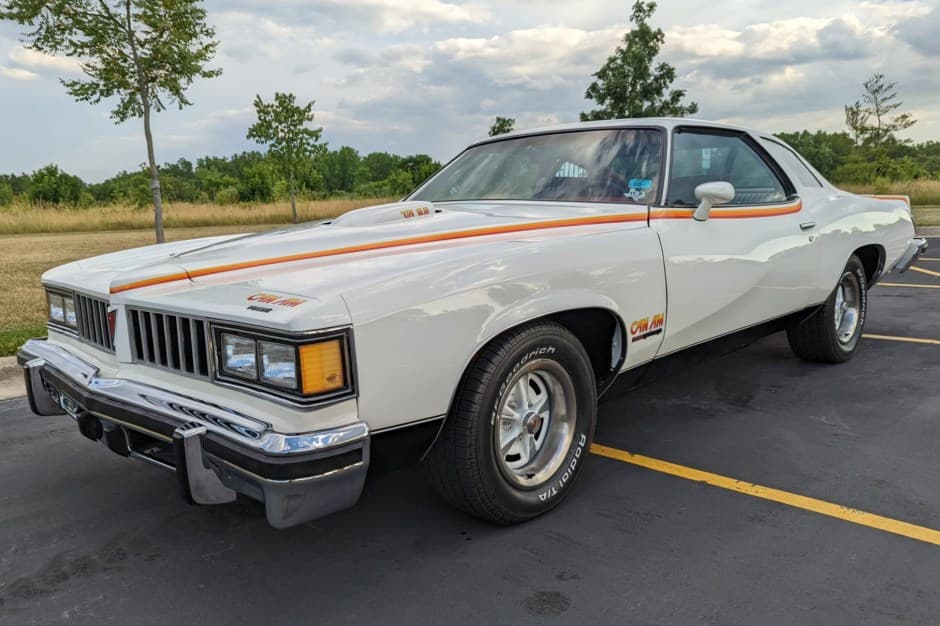1977 Pontiac Tempest / LeMans sold for $35,000