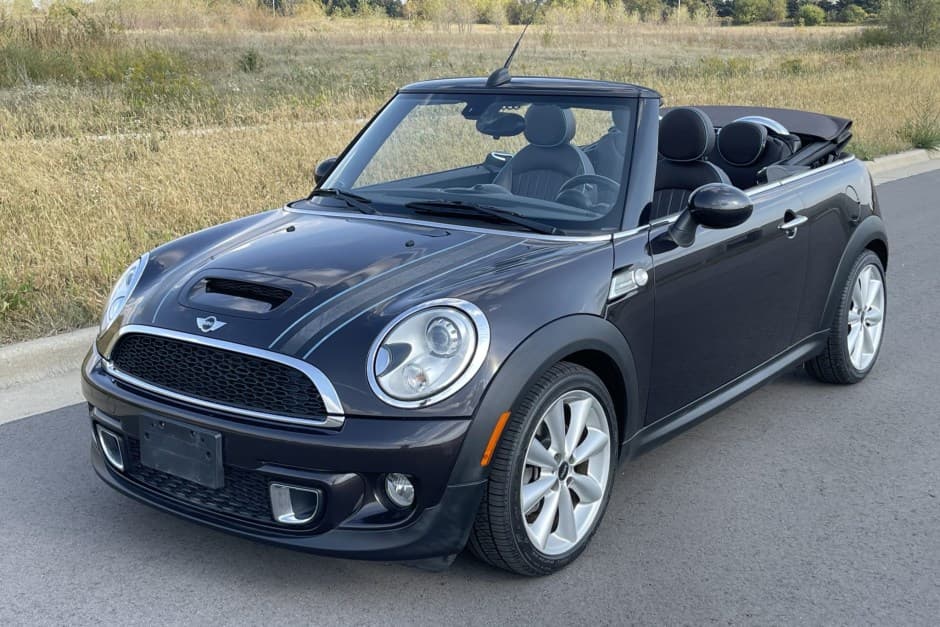 2012 Mini R57 Convertible sold for $14,500
