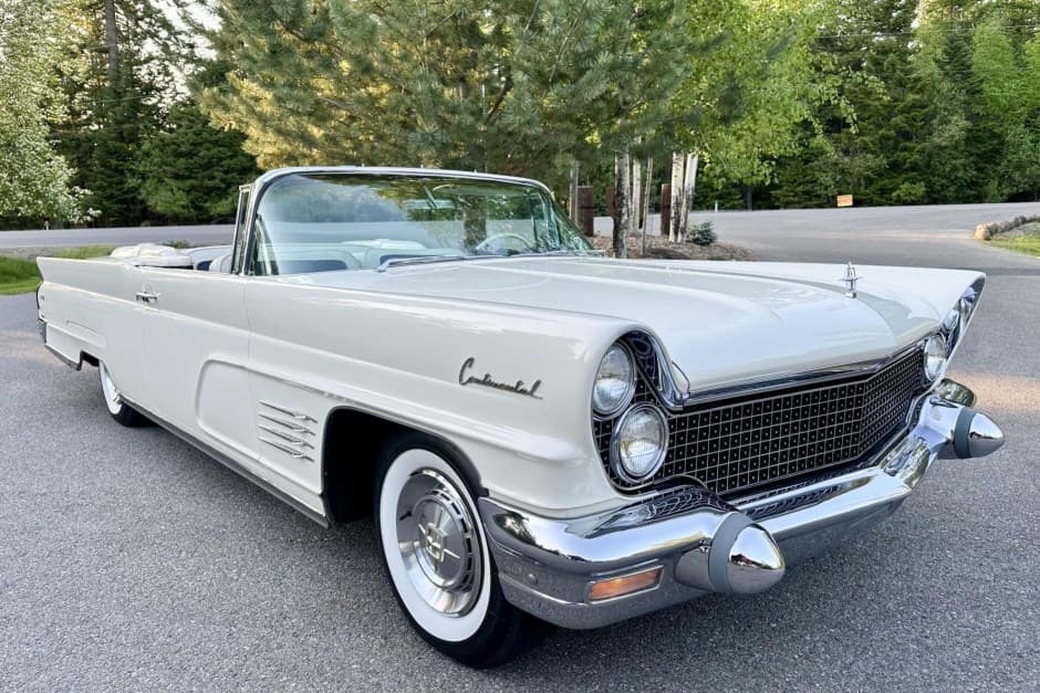 1960 Lincoln Continental (1958-1960) sold for $55,000