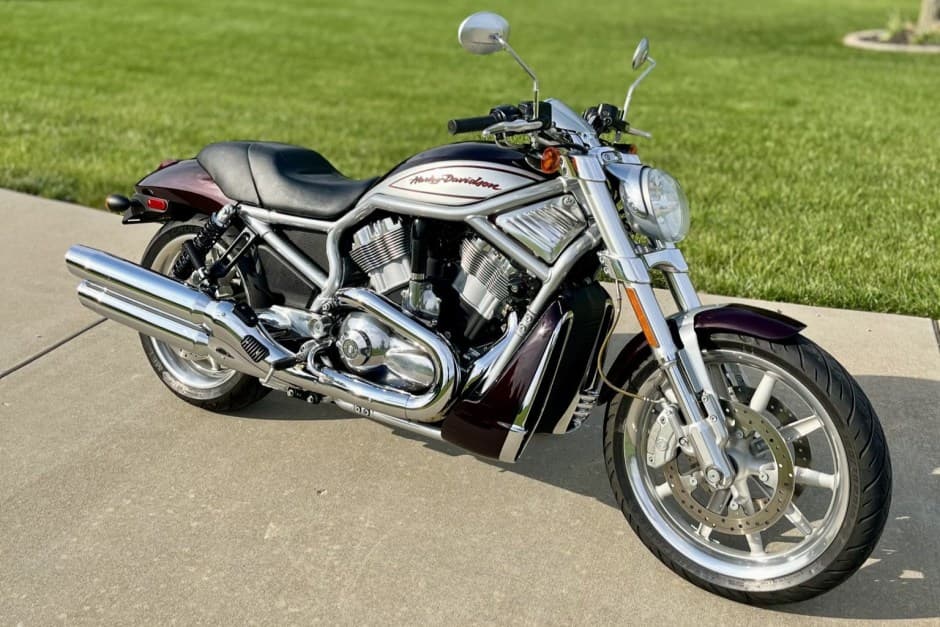 2006 Harley-Davidson V-Rod sold for $6,600