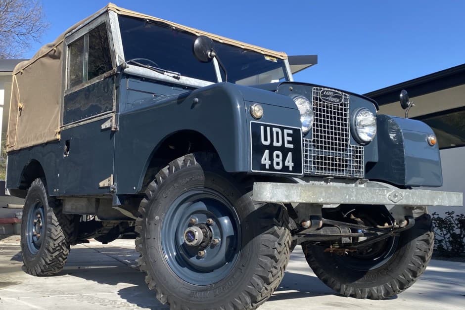 1955 Land Rover Series 88 sold for $25,250