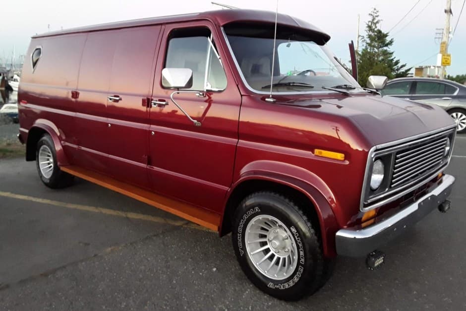 1977 Ford Econoline Van sold for $12,069