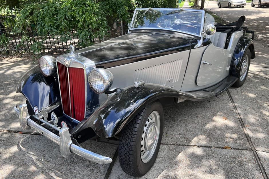 1951 MG TD sold for $9,000