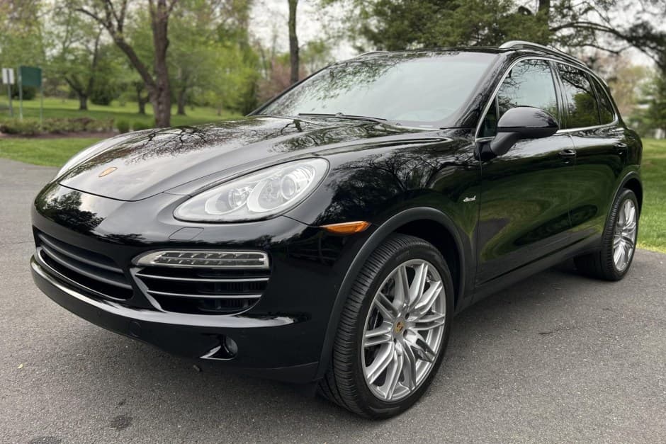 2014 Porsche 958 Cayenne (2011-2018) sold for $27,750