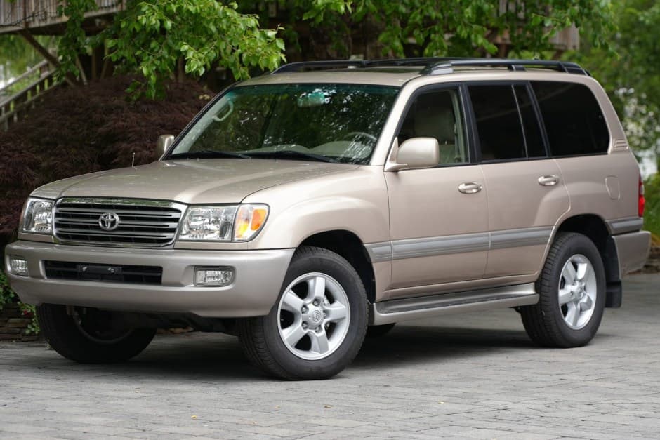 2004 Toyota Land Cruiser 100-Series sold for $51,500