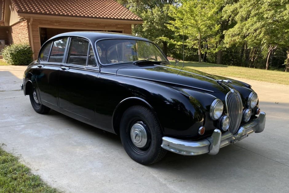 1960 Jaguar Mk II sold for $11,000