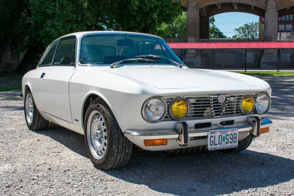 1974 Alfa Romeo 105/115 Series Coupe sold for $49,000