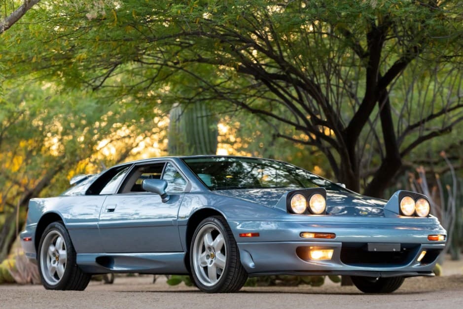 1995 Lotus Esprit sold for $69,000
