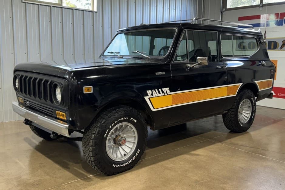 1980 International Harvester Scout sold for $16,750
