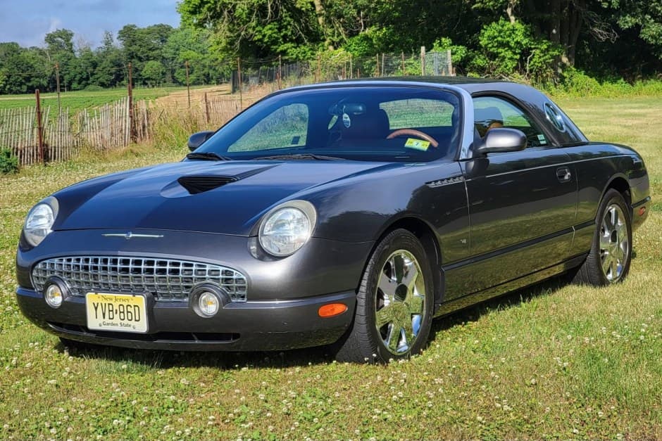 2003 Ford Thunderbird (2002-2005) sold for $17,500