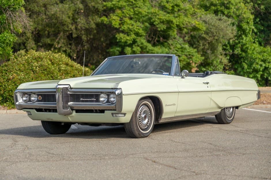 1968 Pontiac Bonneville sold for $14,850