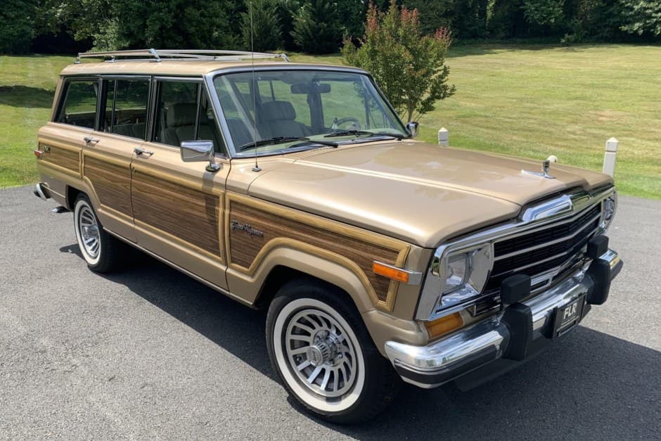 1989 Jeep SJ Grand Wagoneer sold for $42,500