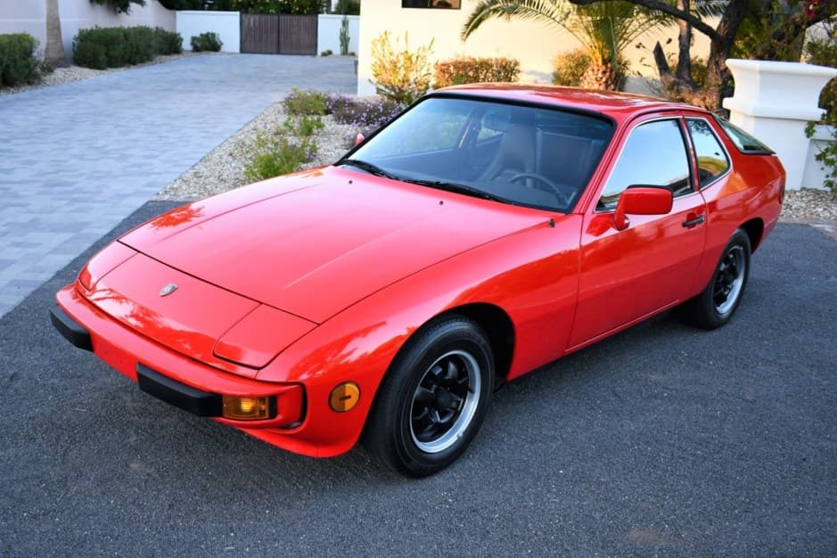 1979 Porsche 924 sold for $7,200