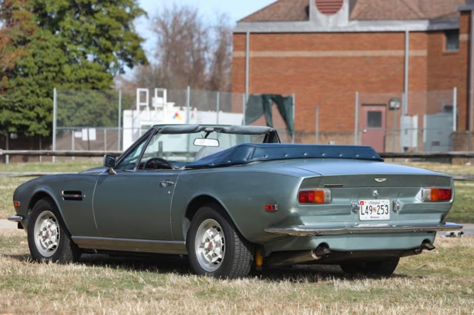 1980 Aston Martin V8 (1977-1989) sold for $91,000