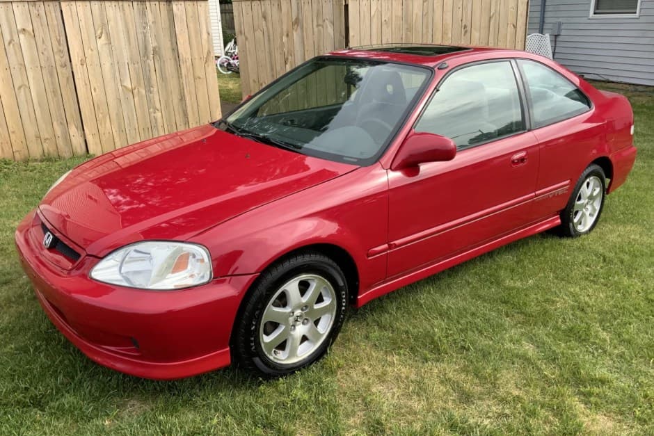 2000 Honda Civic Si sold for $16,500